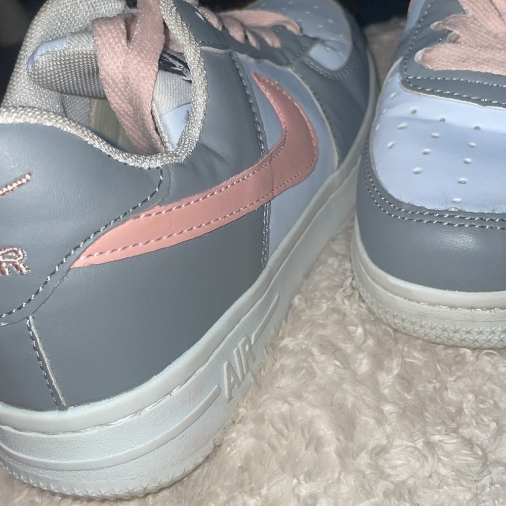 Custom Air Force 1s white with a pinkish Salmon Pink AF1 - Picture 2 of 5